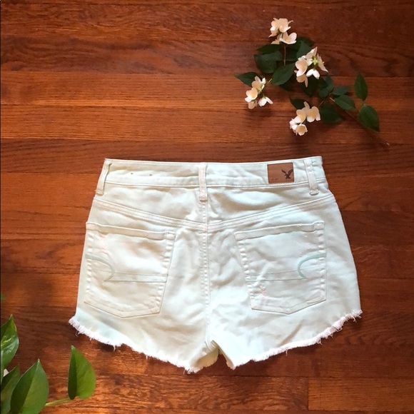 Mint green denim shorts, AEO, size 8. - Picture 4 of 5